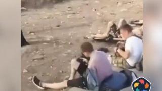 Цял ден под палещото слънце: Ранени руски войници са оставени да лежат на писта в Ростов