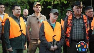 Кирил Вътев откри ловния сезон: Бракониерите да са в затвора, а не в регистъра