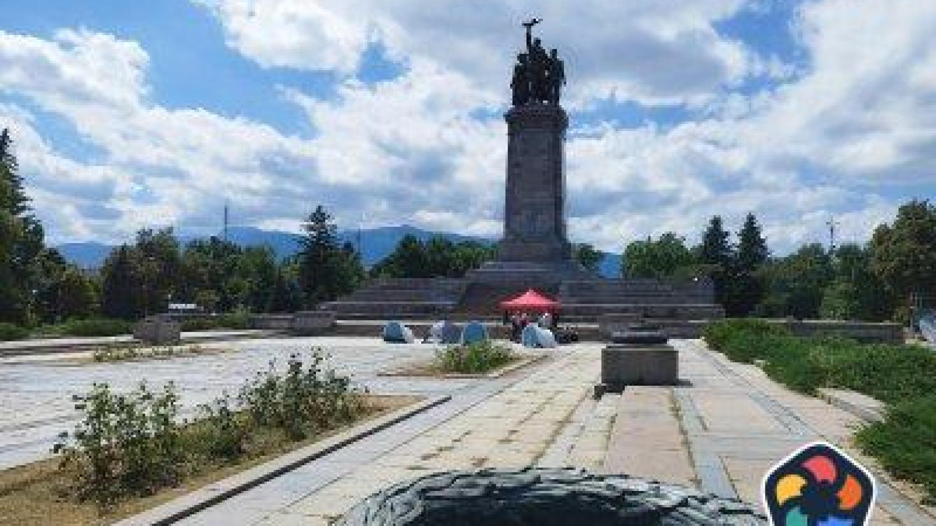 Паметникът на Съветската армия официално влезе в предизборната кампания