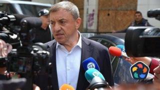Кой е Алексей Петров и защо покушението му напомня годините на поръчковите убийства