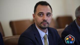 Министърът на икономиката: Обмисляме преструктуриране на ДKK