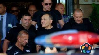 След като даде показания срещу Борисов и Горанов, Божков е с охрана