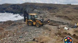 Водите край Царево не са безопасни за къпане, издирват се умрели в потопа животни