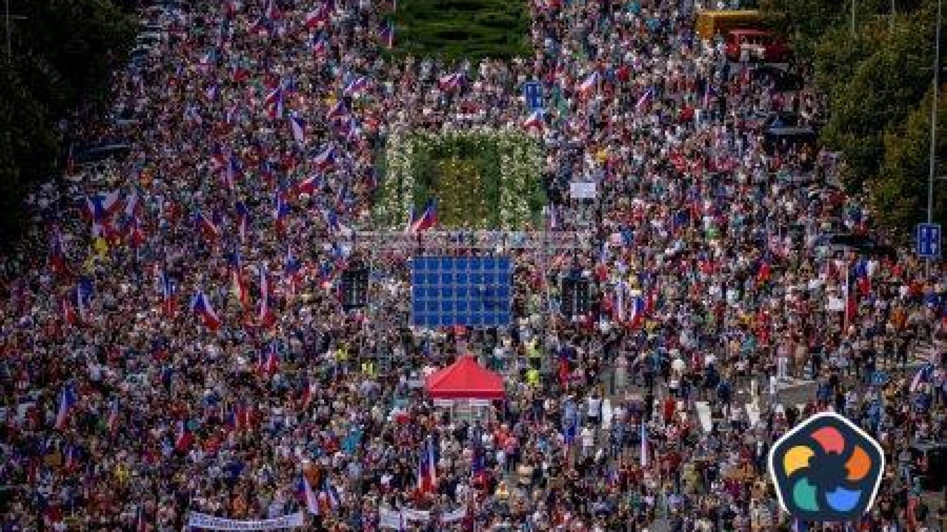 Протест в Прага срещу бедността, НАТО и подкрепата за Украйна