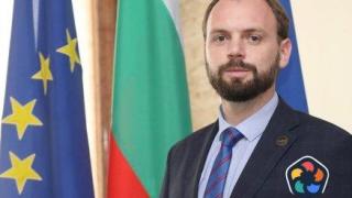 "Да, България" наказа Мустафа Емин с предупреждение за изключване