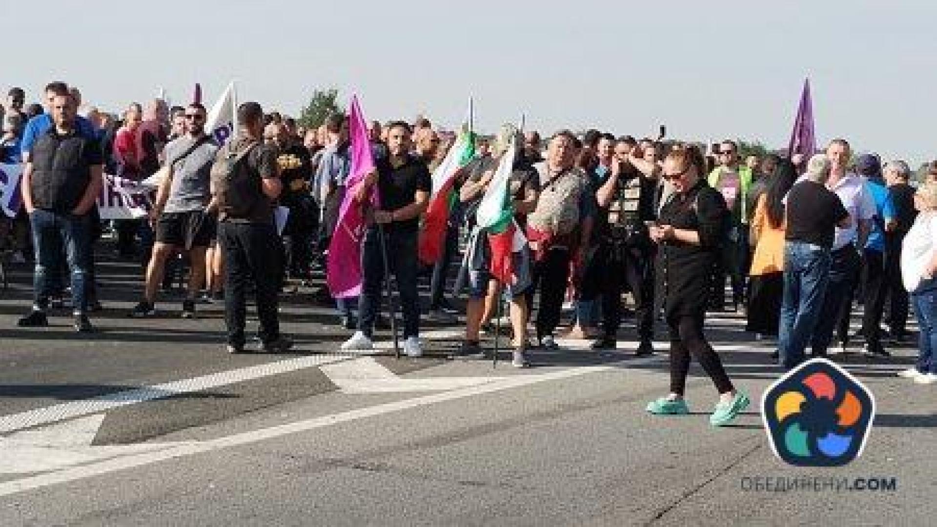 Втори ден протести на миньорите. “Тракия“ и “Проходът на републиката“ остават блокирани