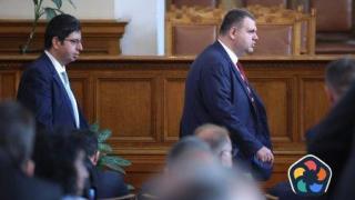 Пеевски размаха пръст на Асен Василев да преосмисли как работи с депутатите