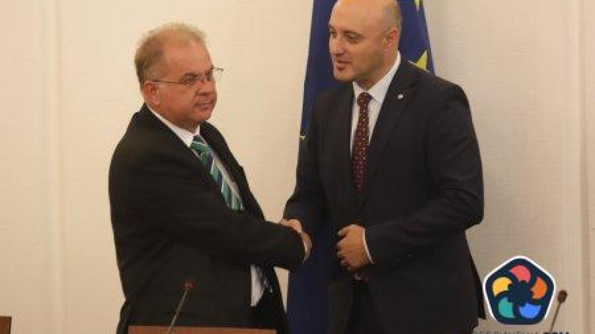 Конституционната реформа беше удавена в критики, на които няма отговор