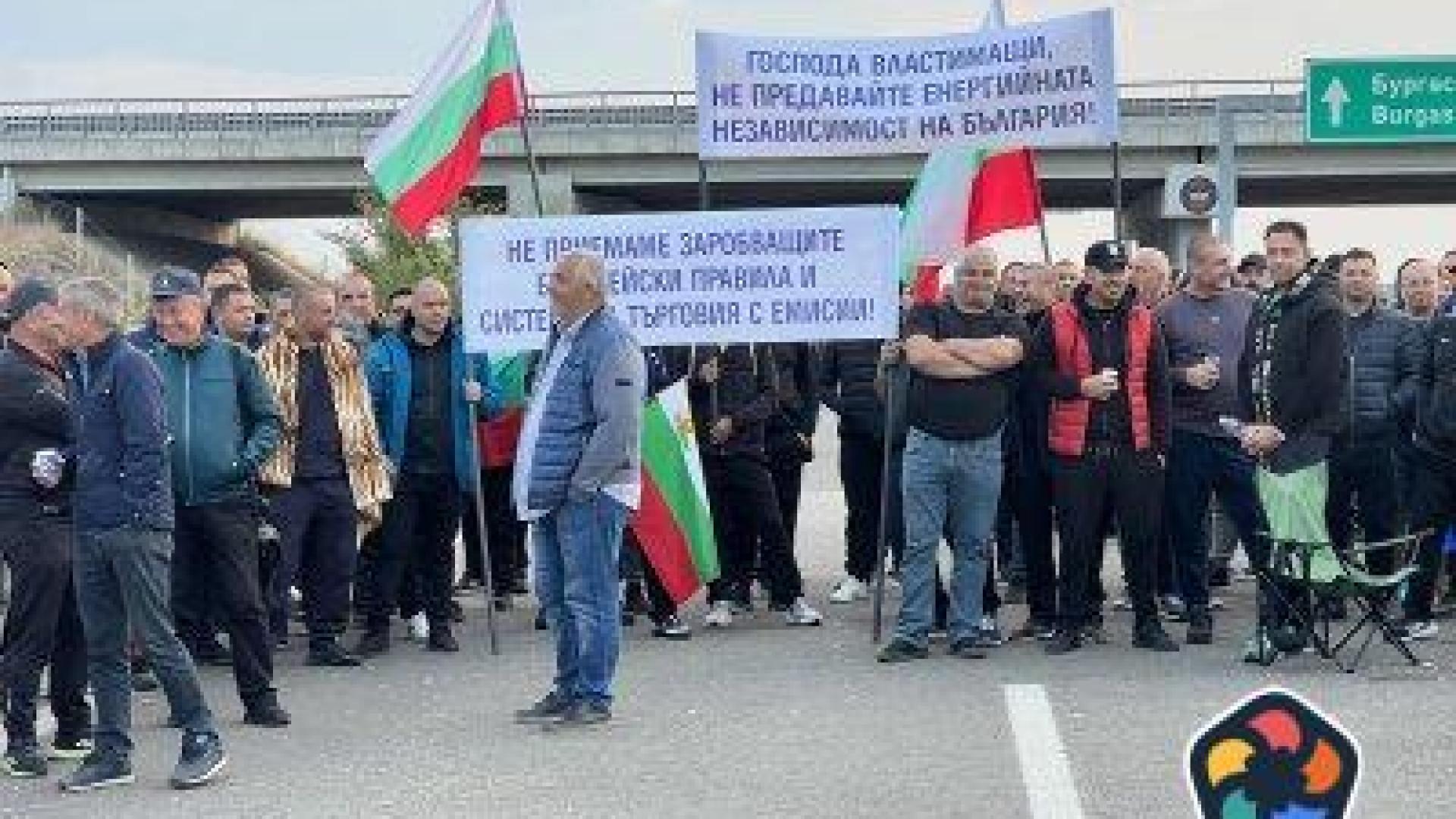 Продължават блокадите на "Тракия" и Подбалканския път