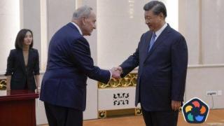Си Цзинпин се срещна с американски сенатори