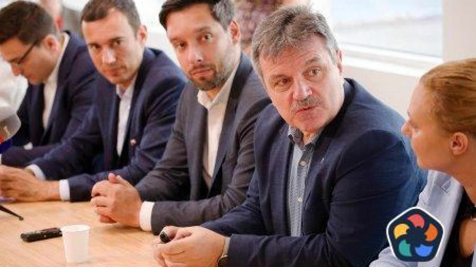 Терзиев и екипът му предлагат отсрочка на глобите за замърсяващи коли в центъра на София