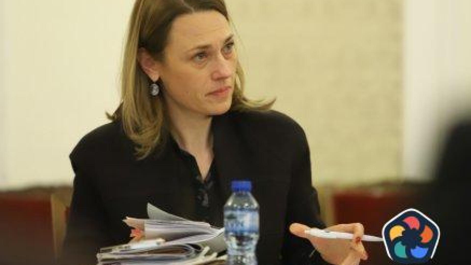 Бившият шеф на парламента Ива Митева е уволнена от Народното събрание