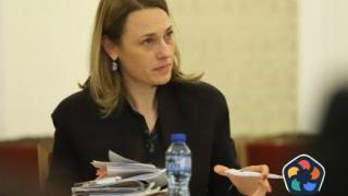 Бившият шеф на парламента Ива Митева е уволнена от Народното събрание