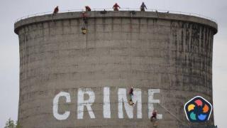Охладителната кула на ТЕЦ "Марица 3" осъмна с надпис "Crime"