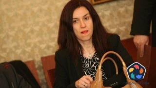С 4 години закъснение БНБ най-накрая освободи банкерката Нели Кордовска