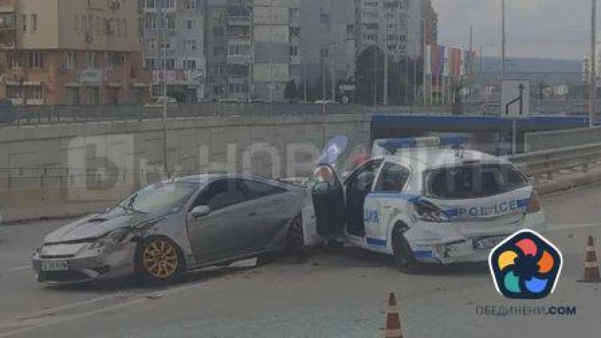 Дрогиран шофьор блъсна патрулка във Варна