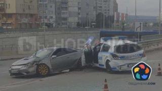 Дрогиран шофьор блъсна патрулка във Варна
