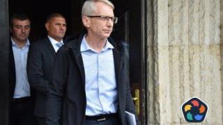 Денков вика на среща министъра на електронното управление за скандала с машинния вот