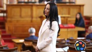 Рекордьорката по преференции Славена Точева от ГЕРБ подава оставка като депутат