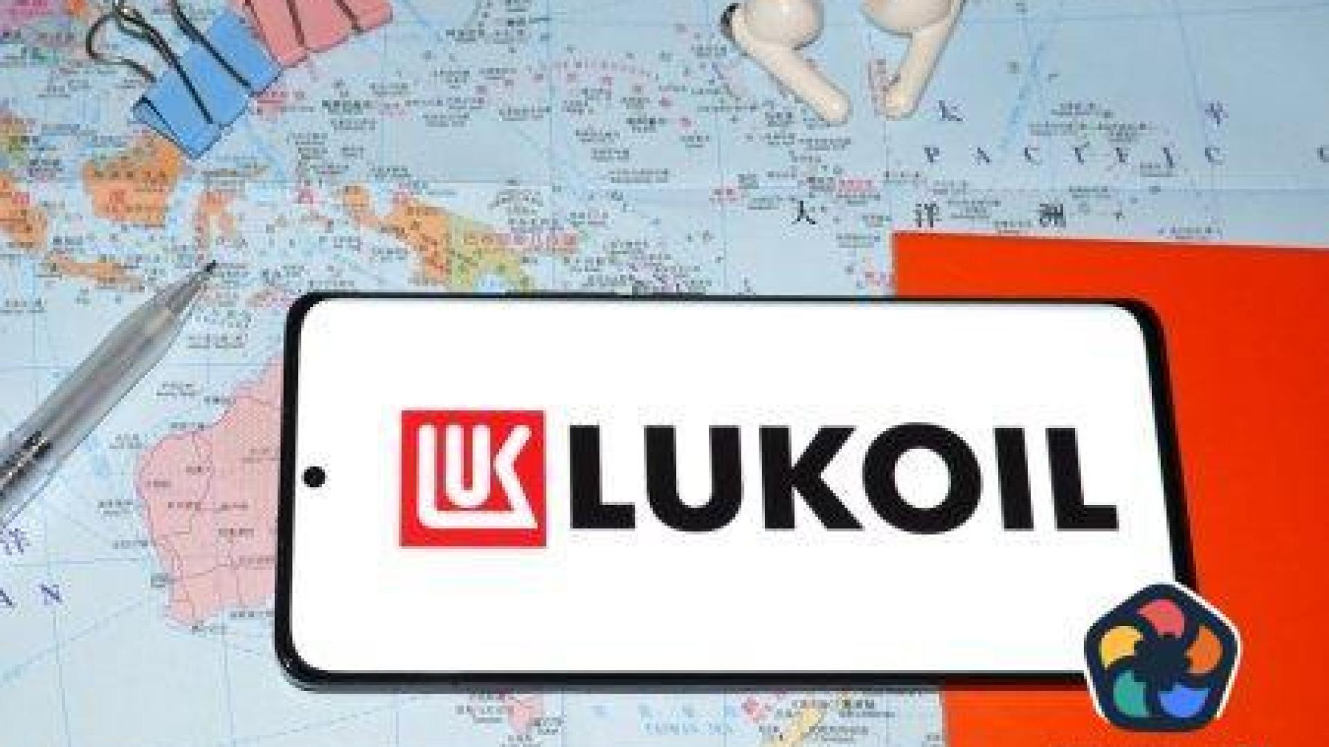 Доклад разкрива как "Нефтохим" заобикаля петролното ембарго на ЕС
