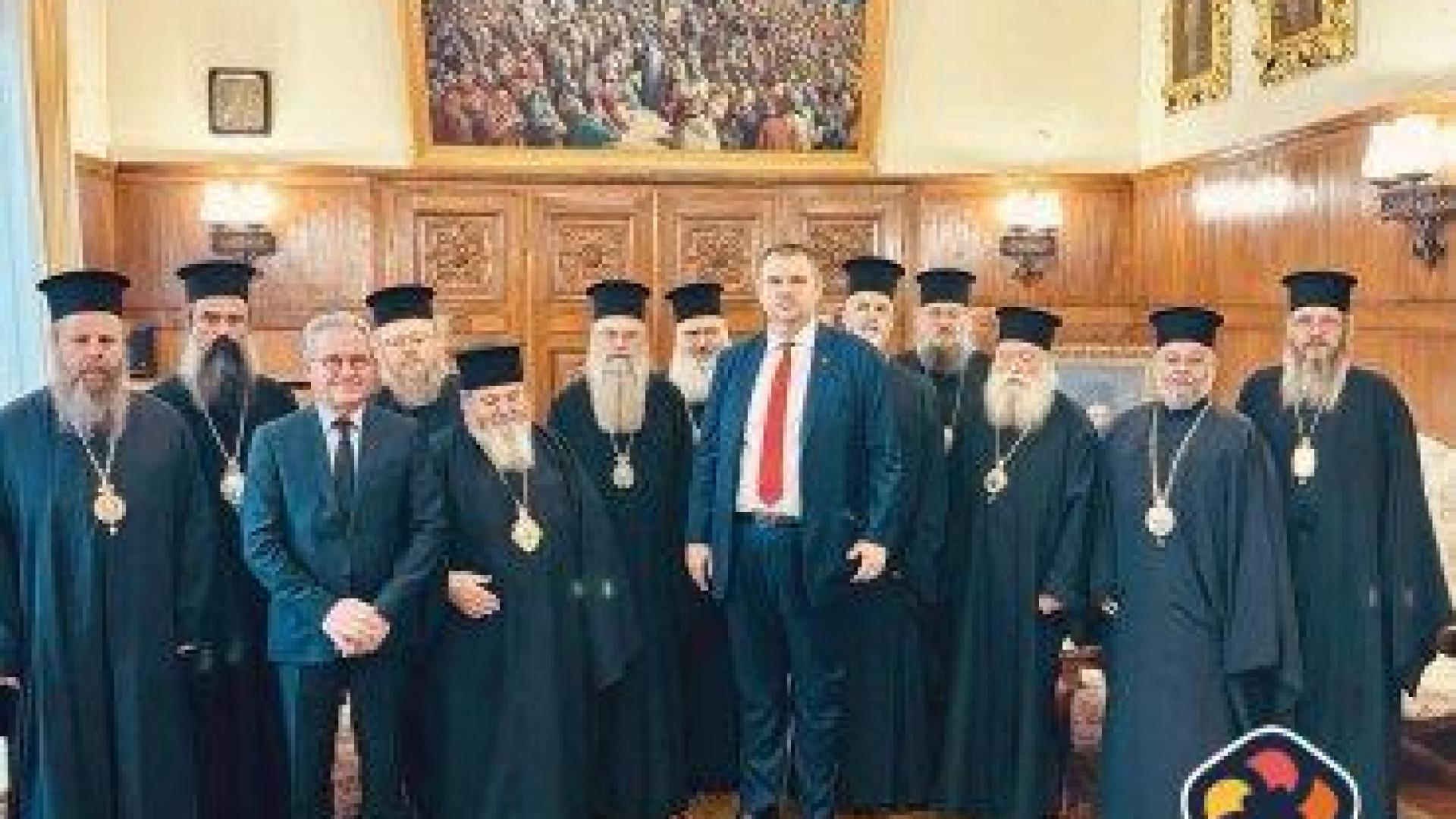 След Доган, Пеевски получи "благословия" и от Светия синод