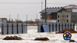 Почти половин милион души остават без ток в Крим след буря в Черно море