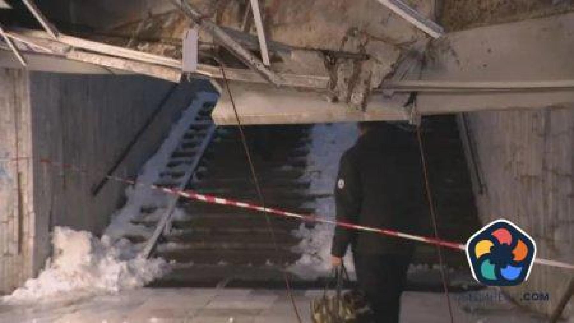 Таванът на оживен подлез в София е пред срутване