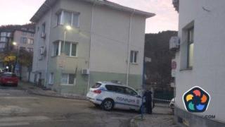 Стрелба при обир на инкасо автомобил в центъра на Благоевград. Охранител е с опасност за живота