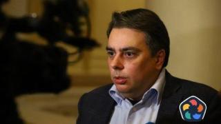 Асен Василев подкани здравния министър към оставка, вместо да прави "циркове" и да блокира държавата