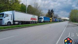 Словашките превозвачи подновяват блокадата на границата с Украйна