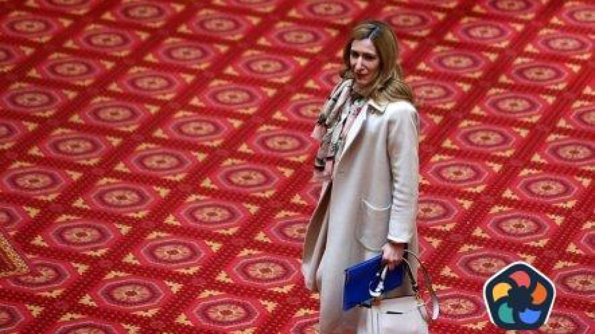 Николина Ангелкова пак стана шефка в туристическата фирма на Валентин Златев