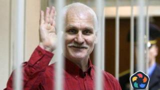 Службите за сигурност в Беларус нахлуват в апартаменти и задържат изборни наблюдатели