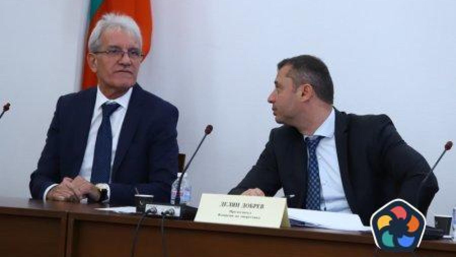 Със задна дата отпада таксата за руския газ, дерогацията за "Лукойл" - от 1 март