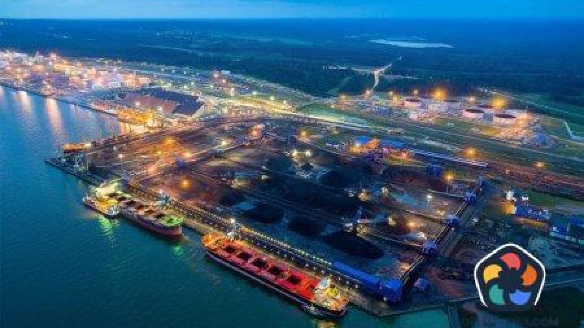 Пожар е избухнал в терминал на най-големия руски производител на втечнен природен газ