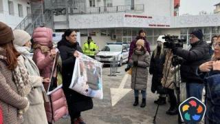 Майката на починалата Даная протестира пред "Пирогов" с искане директорът да се оттегли