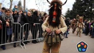 БДЖ пуска допълнителни влакове за фестивала "Сурва" в Перник