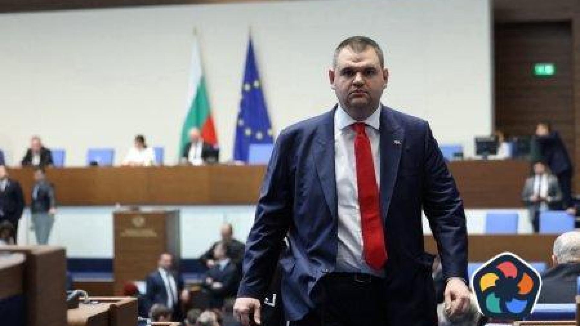 Пеевски: Защо прокуратурата и службите не съобщават за проверки в президентството?