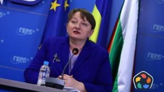 Деница Сачева: Не държим правителството да е от хора на ГЕРБ