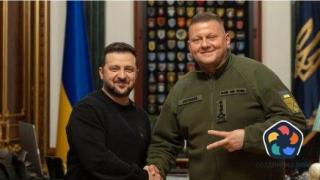Смяна на главнокомандващия и тактиката. Зеленски уволни Залужни