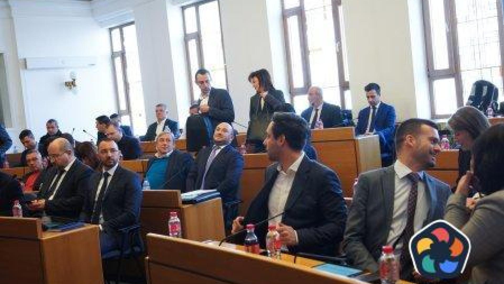 ГЕРБ, БСП и малките партии са напът да превземат Столичния общински съвет