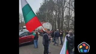 "Възраждане" блокира гранични пунктове. МВР ги помоли да не правят така