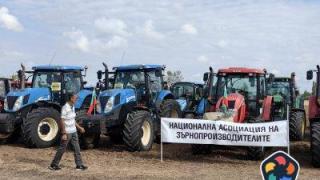 Правителството подписва с част от фермерите, но други продължават протестите