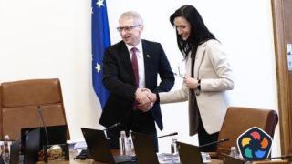 Преди ротацията: Повечето хора не очакват промени и не искат избори, според "Галъп"
