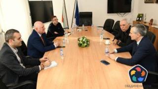 Нови спортни площадки ще бъдат изградени в над 370 училища в страната