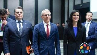 Денков се ангажира с приемственост между него и вицепремиера Мария Габриел след ротацията