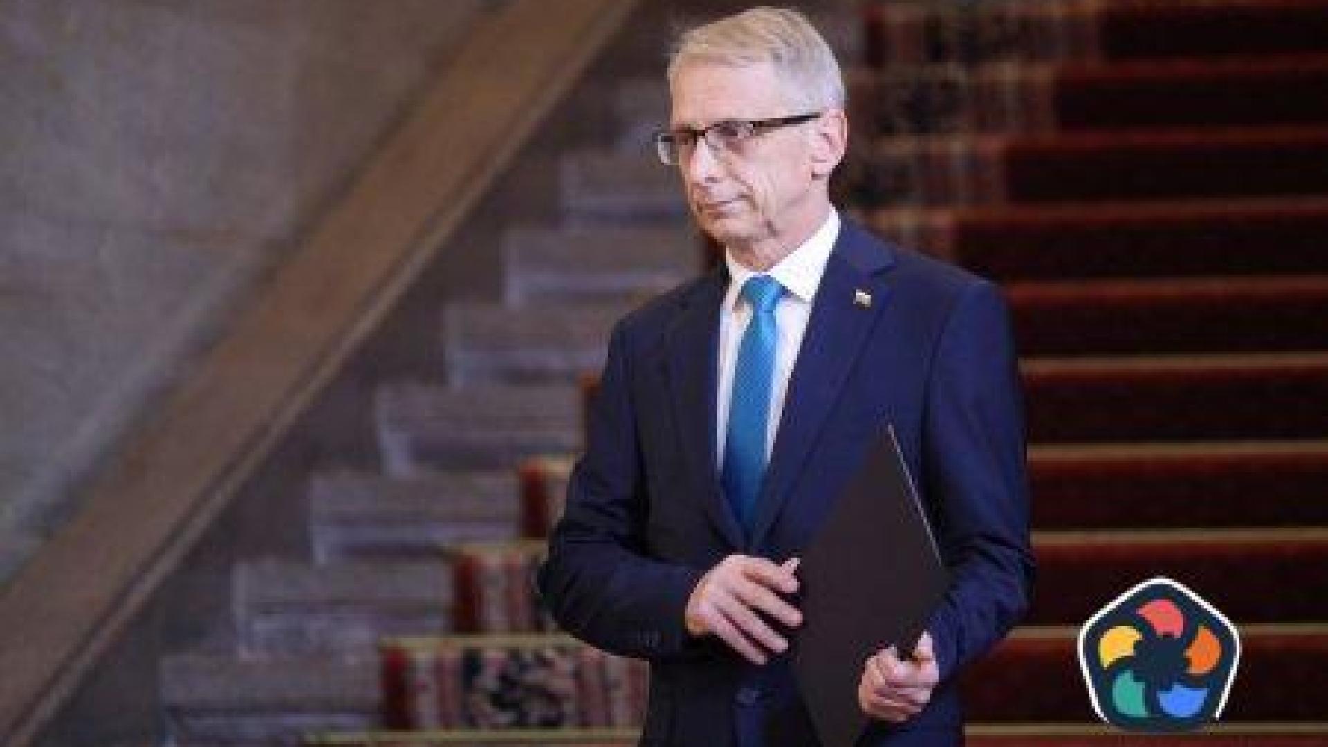 Очаквано Денков подаде оставката на правителството