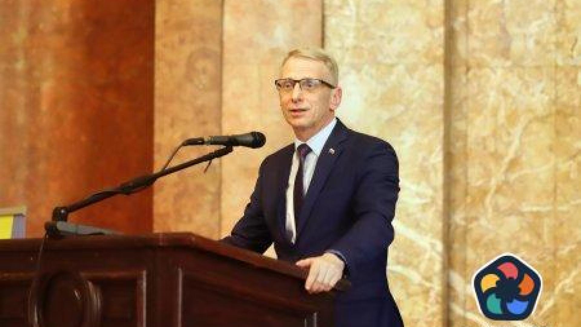 Николай Денков към бизнеса: Ако искате кадри, плащайте за стажове