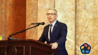 Николай Денков към бизнеса: Ако искате кадри, плащайте за стажове
