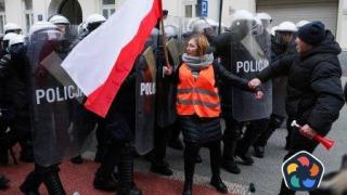 На фермерски протест във Варшава най-малко 12 души са арестувани