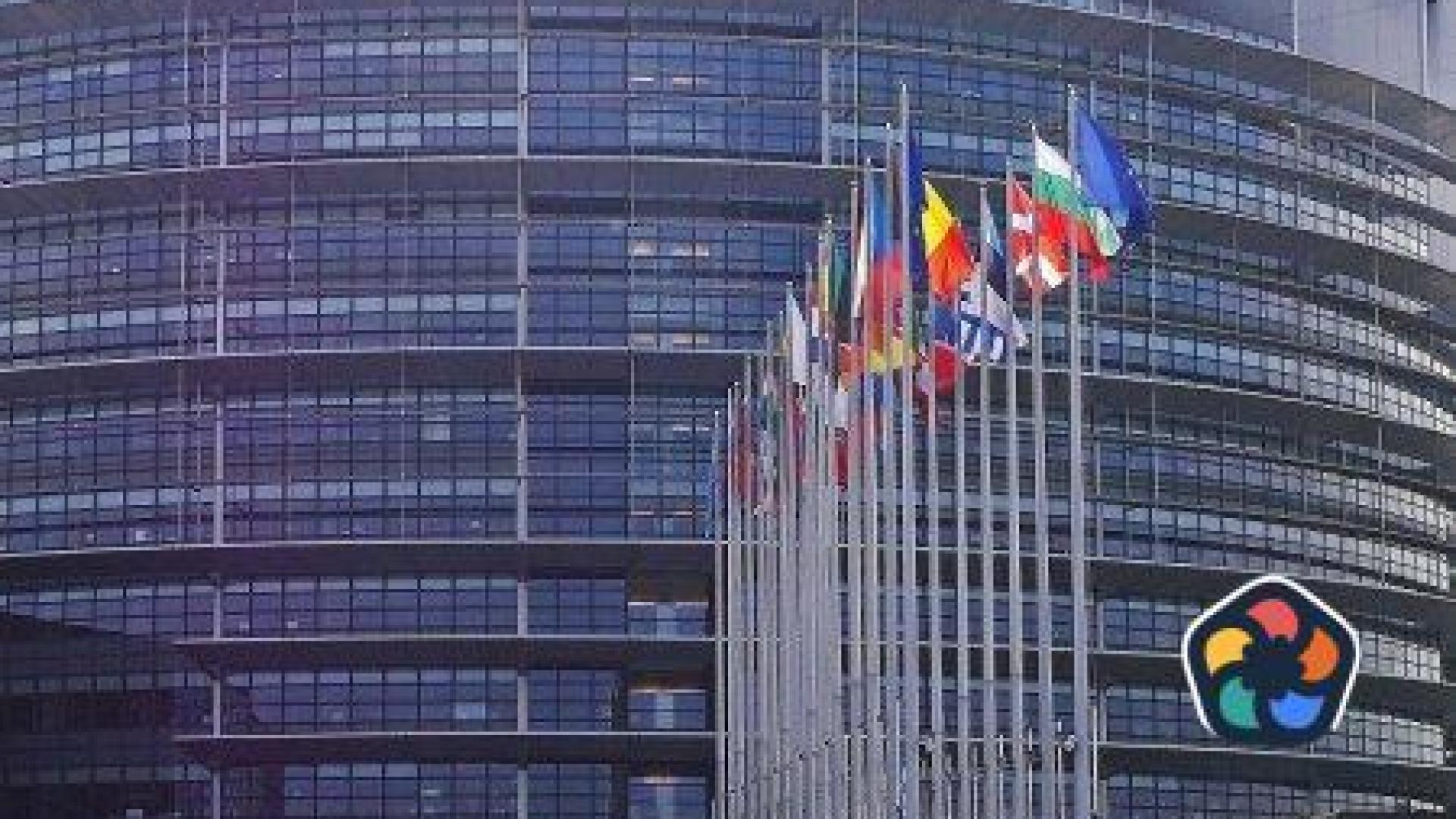 Европейският парламент ще съди Европейската комисия заради Унгария